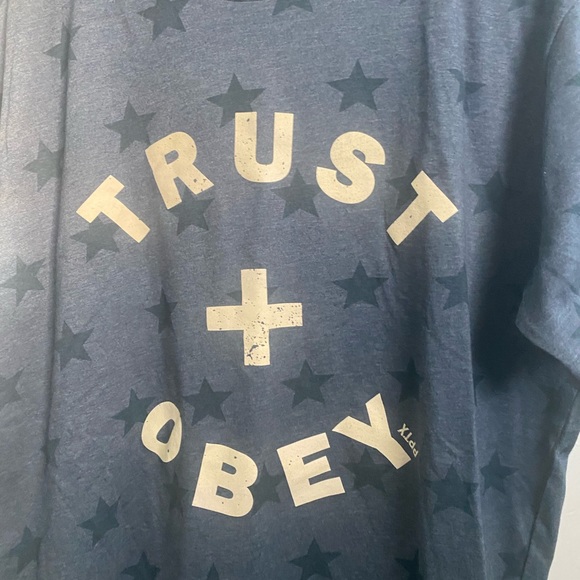 Graphic top - Picture 3 of 5